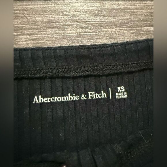 Abercrombie Ribbed Sleeveless Button-Up Top (Size XS) - Picture 5 of 5